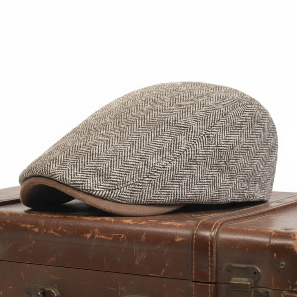 Wollen ivy cap met visgraat — HELLEVOETSLUIS