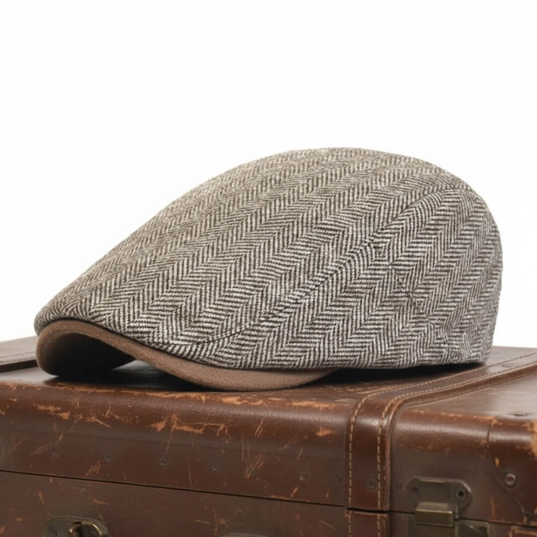 Wollen ivy cap met visgraat — HELLEVOETSLUIS